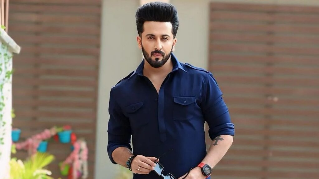 बिग बॉस 19 प्रतियोगी पुरब झा, अपूर्व मुखीजा, श्री फैसू 2025 लॉन्च से पहले मीडिया के लिए पोज़िंग