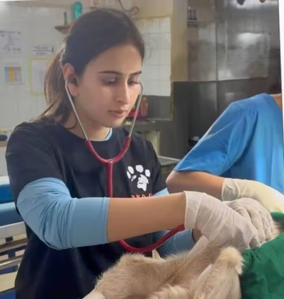 Saaniya Chandok with Arjun Tendulkar during engagement, who is Saaniya Chandok in Mumbai event