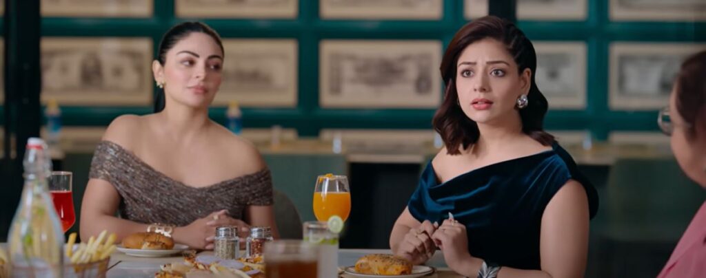 नीरू बाजवा और तानिया फाफे कुट्टनियन ट्रेलर में कॉमिक रसायन विज्ञान का प्रदर्शन करते हैं। Phaphey Kuttniyan ट्रेलर ने पंजाबी कॉमेडी ड्रामा में घोटाले के कलाकारों के रूप में नीरू बाजवा और तानिया को उजागर किया।