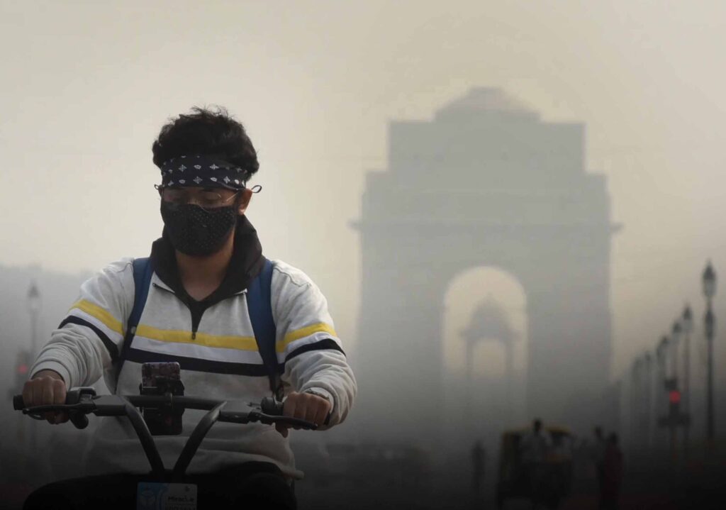 Delhi air pollution crisis worsening with smog and severe AQI
